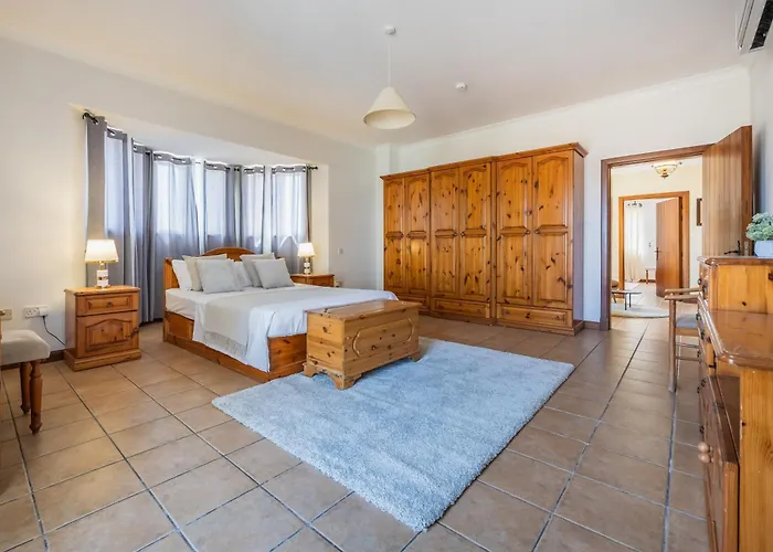 Tranquil Mansion - 3 Bed, Pool, Bbq & Gaming Villa Is-Swieqi