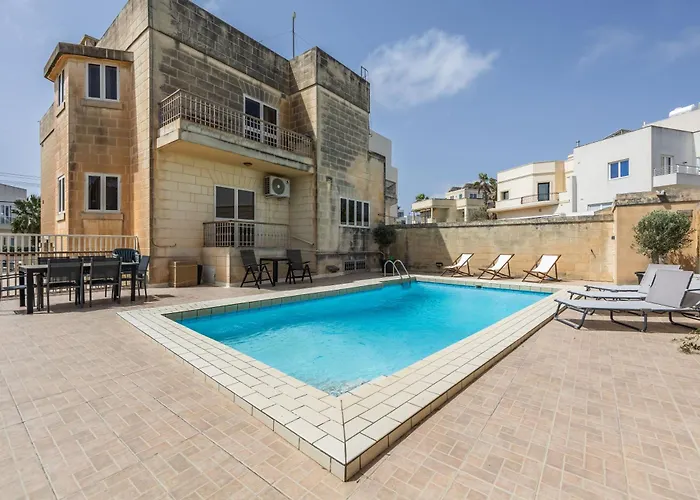 Tranquil Mansion - 3 Bed, Pool, Bbq & Gaming Is-Swieqi