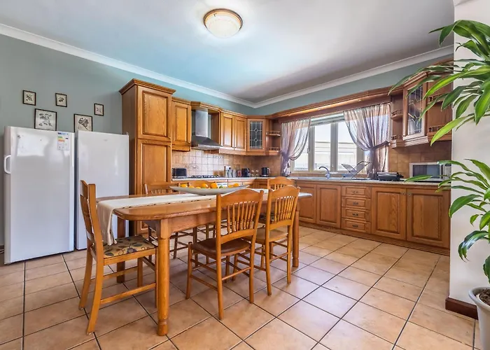 Tranquil Mansion - 3 Bed, Pool, Bbq & Gaming * Is-Swieqi