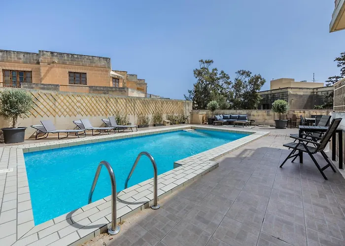 Tranquil Mansion - 3 Bed, Pool, Bbq & Gaming Is-Swieqi