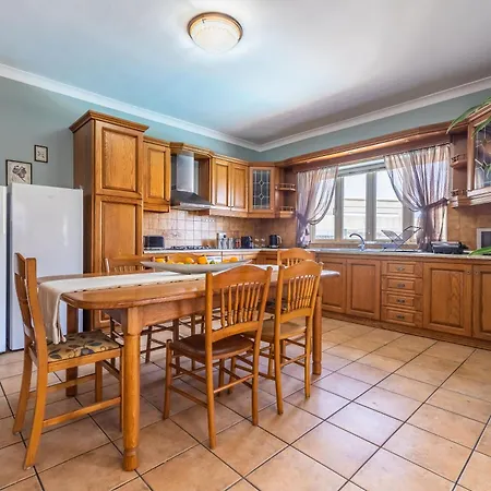 Tranquil Mansion - 3 Bed, Pool, Bbq & Gaming * Is-Swieqi