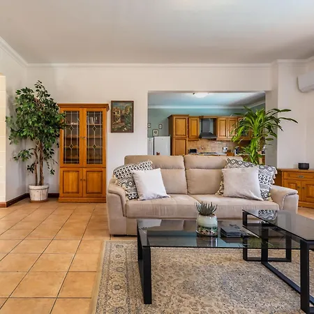 Vila Tranquil Mansion - 3 Bed, Pool, Bbq & Gaming