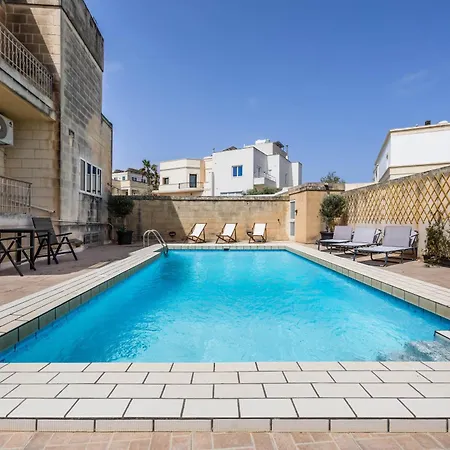 Vila Tranquil Mansion - 3 Bed, Pool, Bbq & Gaming