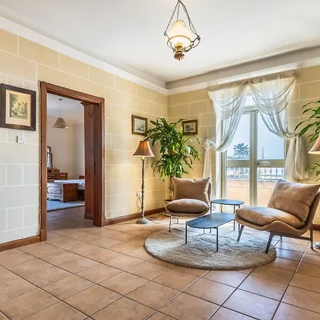 Vila Tranquil Mansion - 3 Bed, Pool, Bbq & Gaming *
