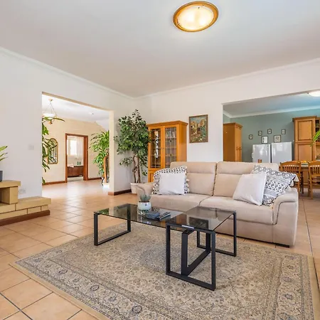 Tranquil Mansion - 3 Bed, Pool, Bbq & Gaming * Is-Swieqi