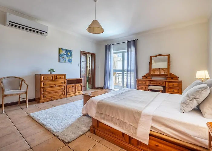 Tranquil Mansion - 3 Bed, Pool, Bbq & Gaming * Is-Swieqi